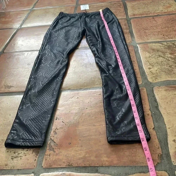 🔷 PLUSH Black Size Small Cozy Reptile Animal Print Lounge Pants MSRP$93 - Picture 6 of 11